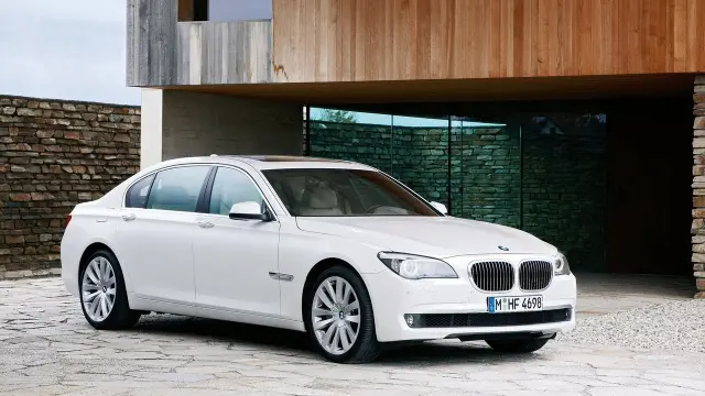 BMW 750i F01.