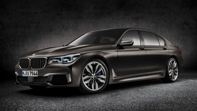 BMW M760Li xDrive.