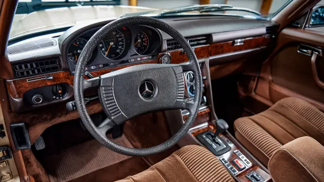 Mercedes 450 SEL 6.9
