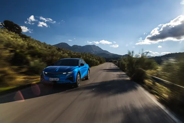 Aunque es un diseño que se empezó desde cero, tomaron ideas del A110.