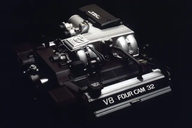 Motor V8 1UZ-FE de Toyota.