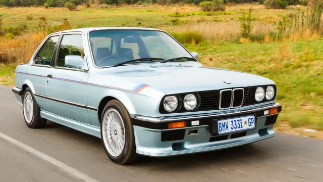 BMW 333i.