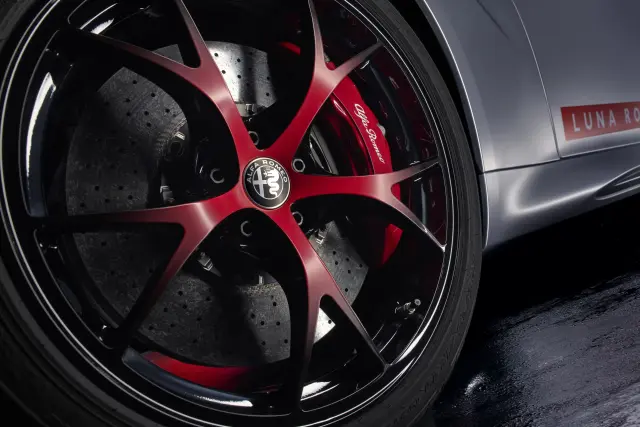 Alfa Romeo Giulia Quadrifoglio Luna Rossa