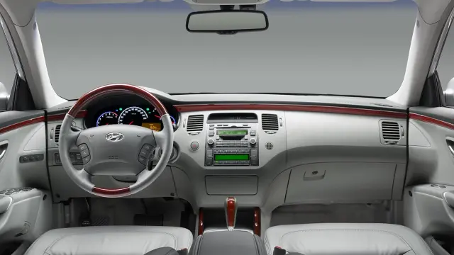 Hyundai Grandeur.