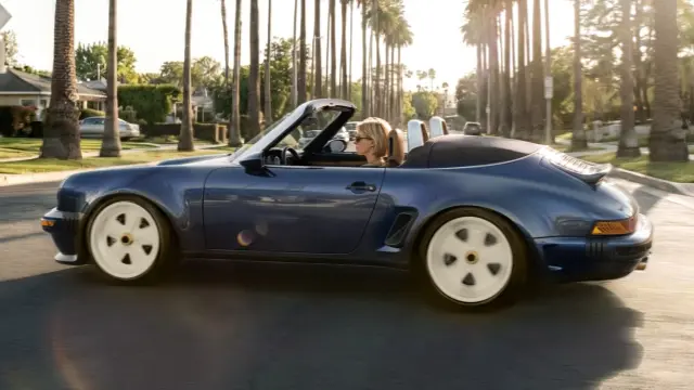 Restomod 911 Carrera Cabriolet de Singer