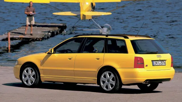 Audi S4 Avant (B5)