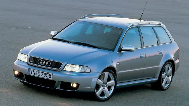 Audi RS 4 Avant (B5)