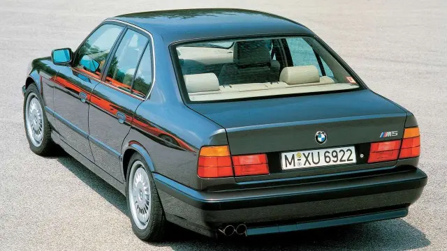 BMW M5 E34.