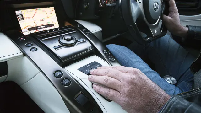 Jeremy Clarkson prueba del Lexus LFA