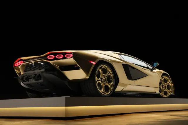 Lamborghini Countach LPI 800-4 subastado en Bring a Trailer