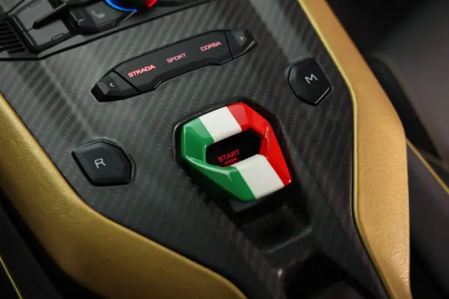 Lamborghini Countach LPI 800-4 subastado en Bring a Trailer