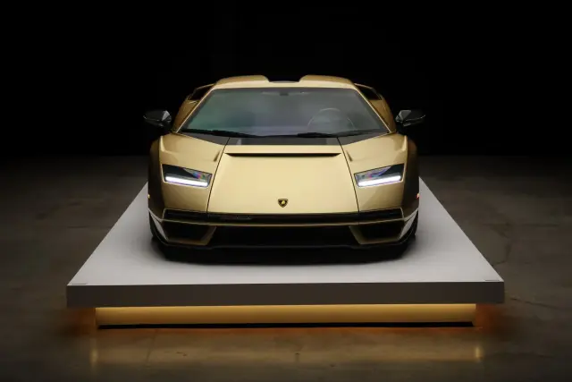 Lamborghini Countach LPI 800-4 subastado en Bring a Trailer