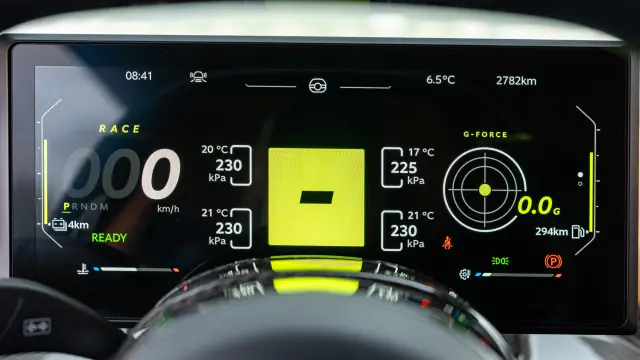 Prueba del Aston Martin Valhalla