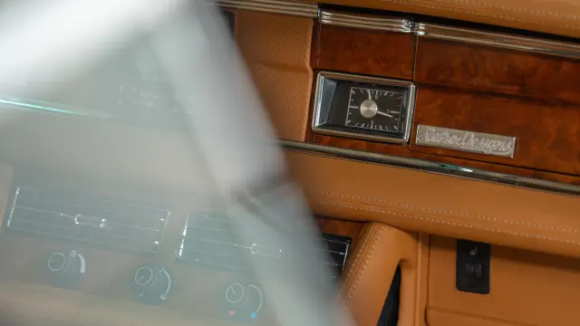 Mercedes 280SE (W111) restomod de Retro Designs con el motor M113 de AMG