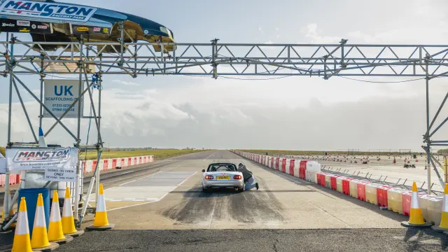 Mazda MX-5 con motor V6 de Rocketeer