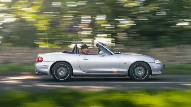 Mazda MX-5 con motor V6 de Rocketeer