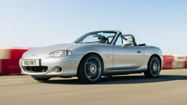 Mazda MX-5 con motor V6 de Rocketeer