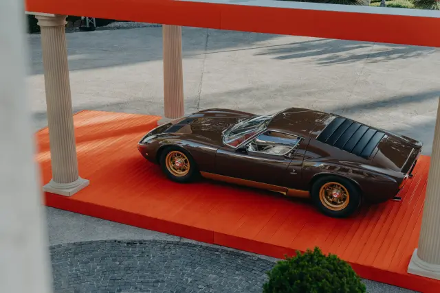 Lamborghini Miura SV de 1972 restaurado por Polo Storico