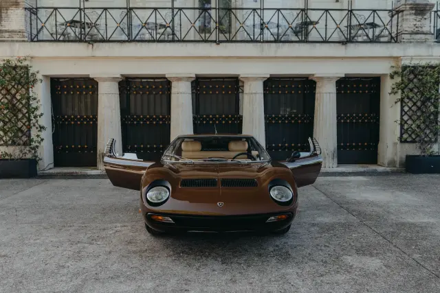Lamborghini Miura SV de 1972 restaurado por Polo Storico