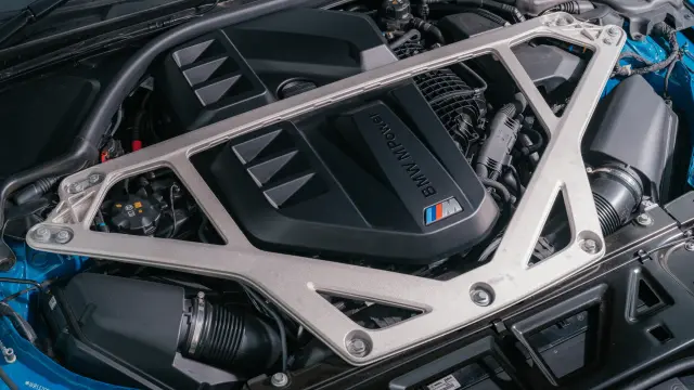 Audi RS5 Avant vs BMW M3 CS Touring