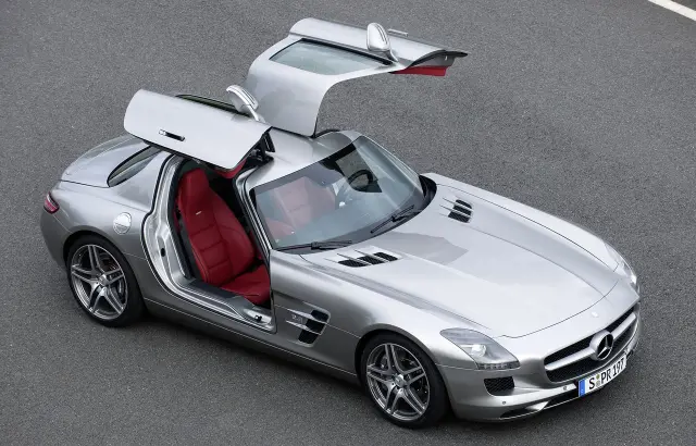 Mercedes-AMG SLS AMG.