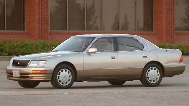 Lexus LS 400