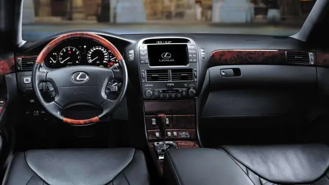 Lexus LS430