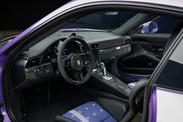 Porsche 911 GT2 RS vendido por un millón de dólares