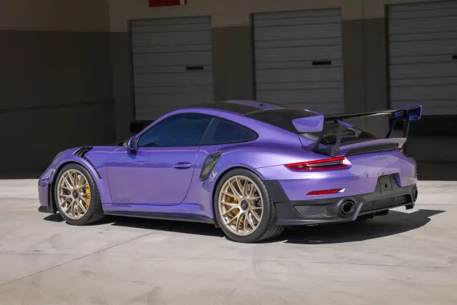 Porsche 911 GT2 RS vendido por un millón de dólares