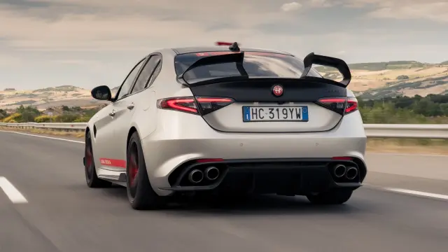 Prueba del Alfa Romeo Giulia Quadrifoglio Luna Rossa