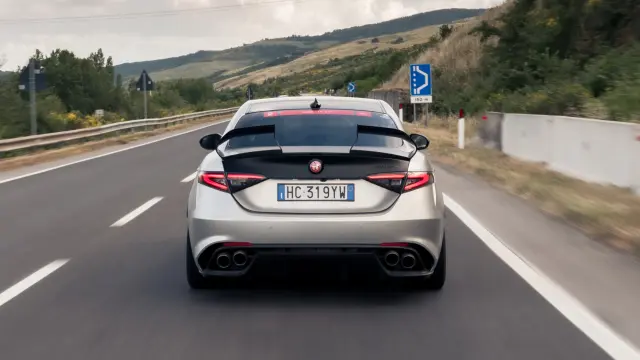 Prueba del Alfa Romeo Giulia Quadrifoglio Luna Rossa