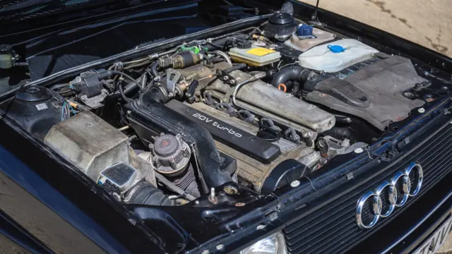 Motor de cinco cilindros EA 828 Audi.