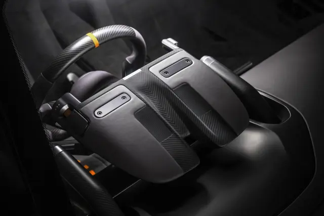 McLaren McL 6GT