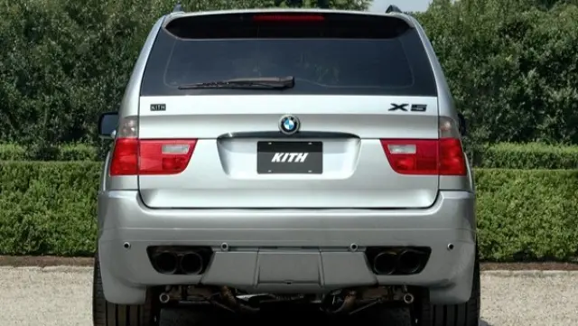 BMW X5 con el motor V10 S85 del BMW M5 E60