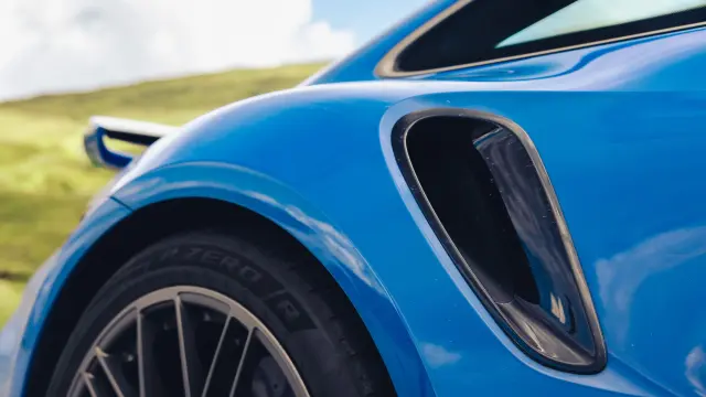 Lamborghini Temerario vs Porsche 911 Turbo S