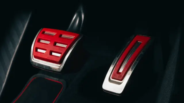 Volkswagen Golf GTI Edition 50 vs Toyota GR Yaris Aero Pack
