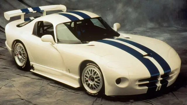 Dodge Viper GTS-R.