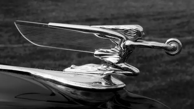 La 'cazadora de rosquillas' en un Packard 160 Convertible de 1940