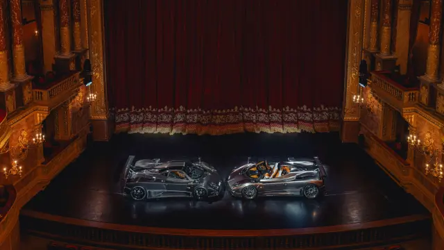 Los dos Pagani Zonda 760 RS en la sesión de fotos en la Ópera Nacional de Hungría