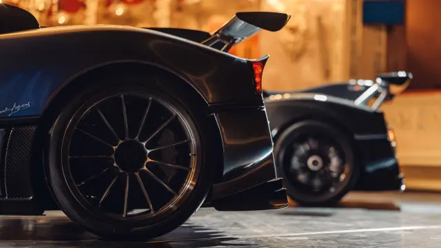 Los dos Pagani Zonda 760 RS en la sesión de fotos en la Ópera Nacional de Hungría