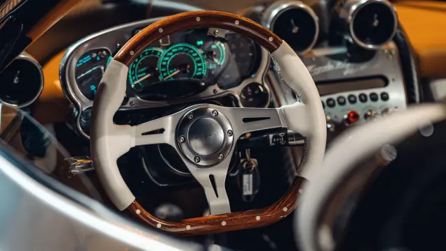 Los dos Pagani Zonda 760 RS en la sesión de fotos en la Ópera Nacional de Hungría