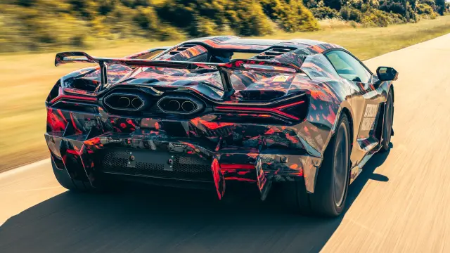 Prueba del Lamborghini Revuelto SV prototipo