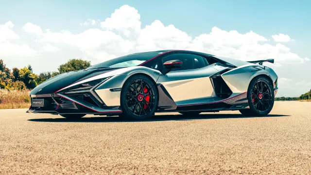 Lamborghini Revuelto SV