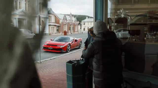 Prueba del Ferrari 849 Testarossa en las 99 curvas de Tasmania