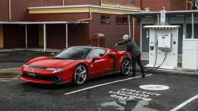 Prueba del Ferrari 849 Testarossa en las 99 curvas de Tasmania