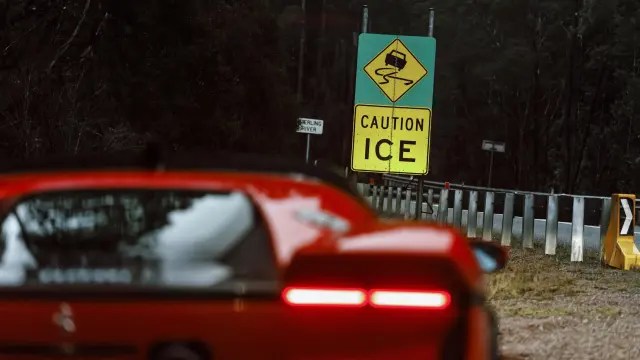 Prueba del Ferrari 849 Testarossa en las 99 curvas de Tasmania
