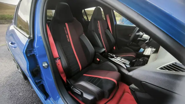 Peugeot E-208 GTI