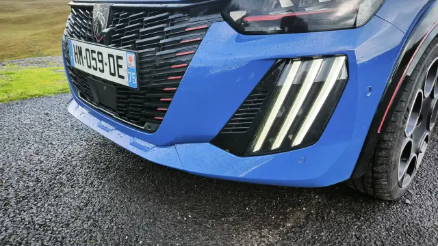 Peugeot E-208 GTI