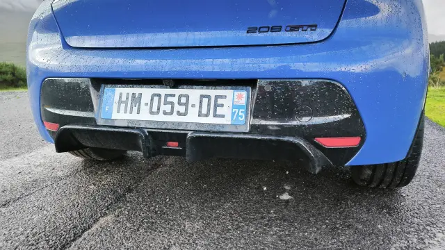 Peugeot E-208 GTI