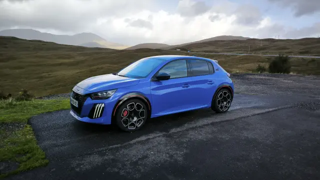 Peugeot E-208 GTI